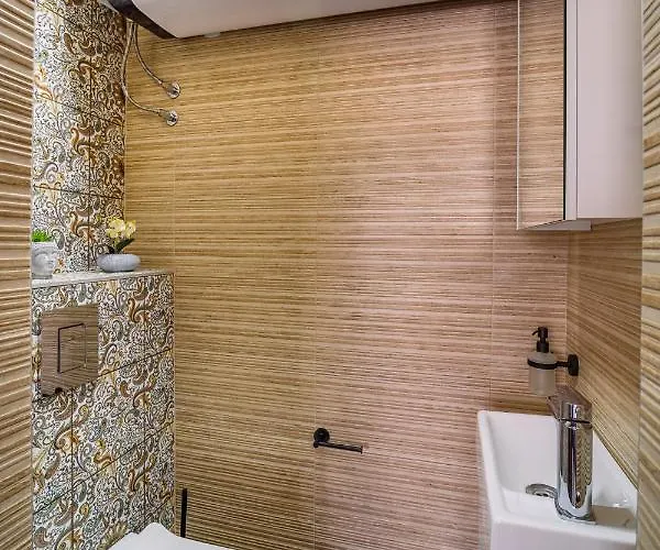 Sea Garden Heaven 2br With Free Parking Warna